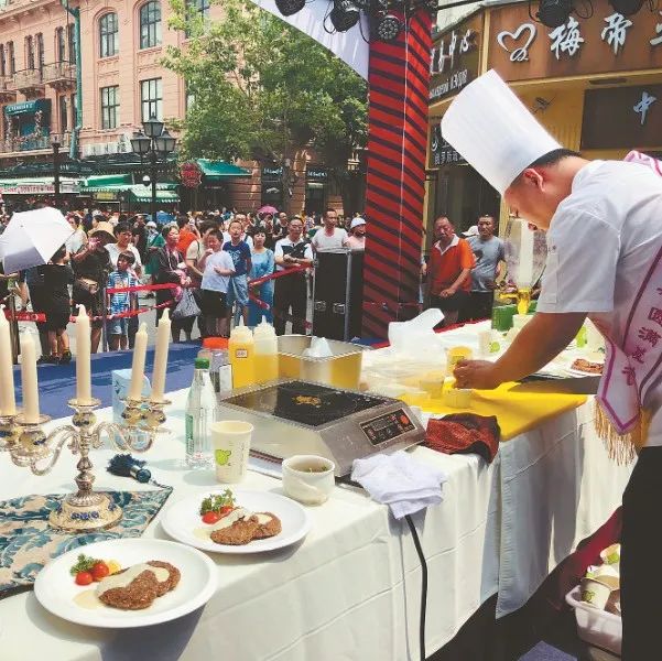 西区饭店厨房，美食背后的秘密武器,第1张